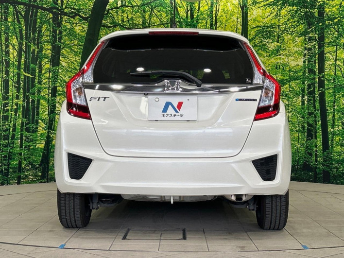 2015 Honda Fit Hybrid DAA-GP5 (UW-69f066c4a9d42)[16]