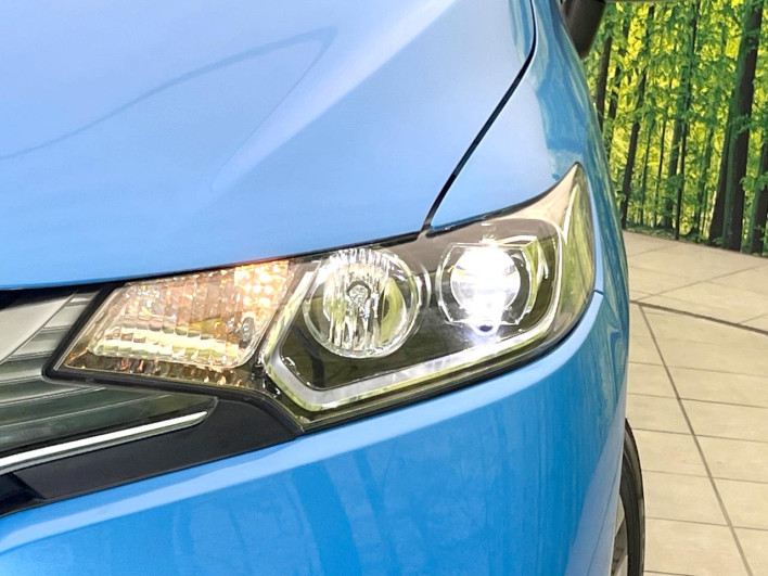 2014 Honda Fit Hybrid DAA-GP5 (UW-69f066c4dd764)[8]