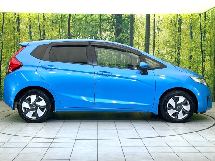 2014 Honda Fit Hybrid DAA-GP5 (UW-69f066c4dd764)[22]