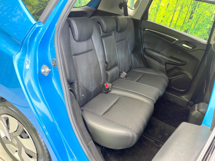 2014 Honda Fit Hybrid DAA-GP5 (UW-69f066c4dd764)[13]