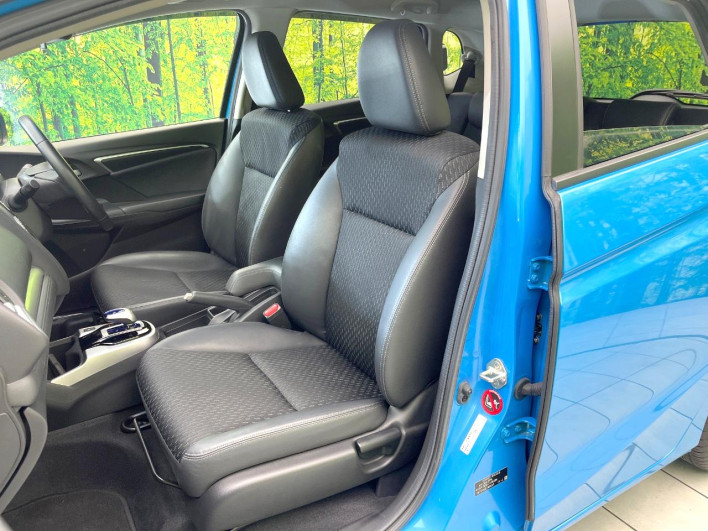 2014 Honda Fit Hybrid DAA-GP5 (UW-69f066c4dd764)[15]