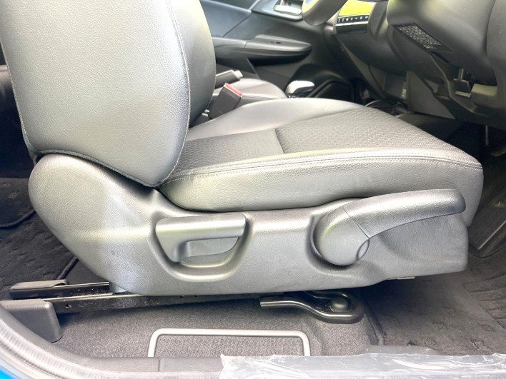 2014 Honda Fit Hybrid DAA-GP5 (UW-69f066c4dd764)[16]