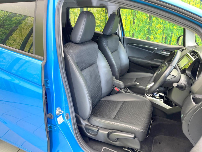 2014 Honda Fit Hybrid DAA-GP5 (UW-69f066c4dd764)[12]