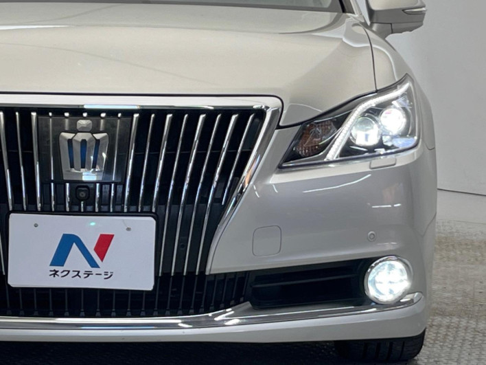 2014 Toyota Crown Majesta DAA-GWS214 (UW-69f066ceab1ba)[10]