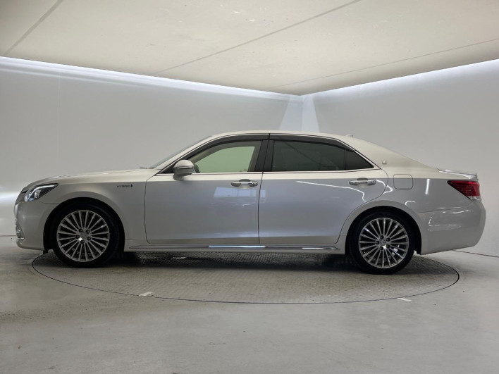 2014 Toyota Crown Majesta DAA-GWS214 (UW-69f066ceab1ba)[28]