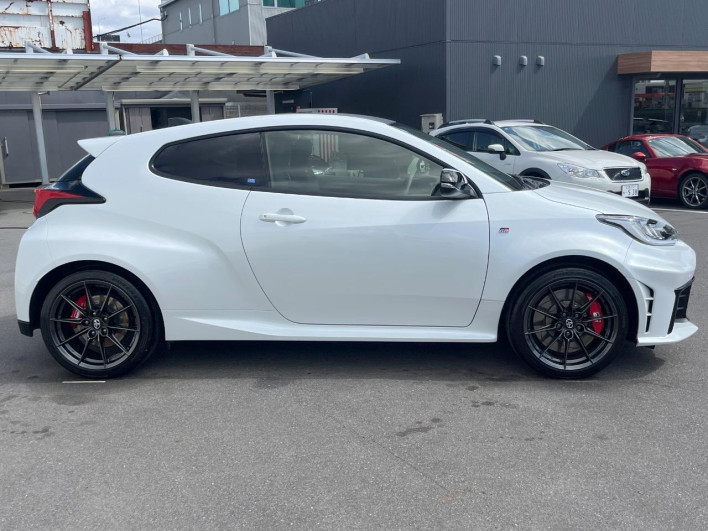 2025 Toyota GR YARIS 4BA-GXPA16 (UW-69f066cf80f2c)[18]