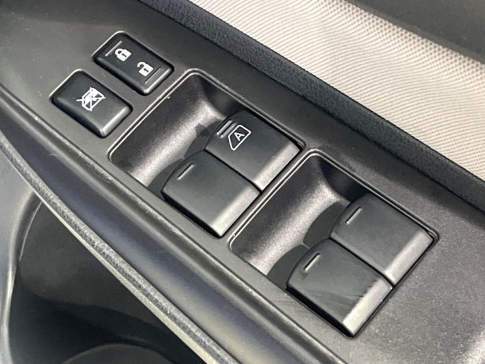 2016 Nissan Note DAA-HE12 (UW-69f066d308226)[27]