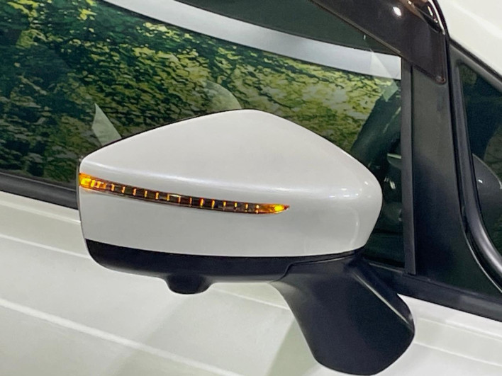 2017 Nissan Note DAA-HE12 (UW-69f066d3614bb)[9]