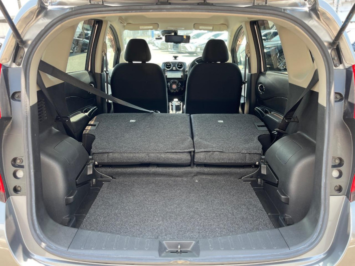 2017 Nissan Note DAA-HE12 (UW-69f066d3e7abb)[21]