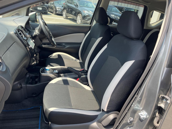 2017 Nissan Note DAA-HE12 (UW-69f066d3e7abb)[17]