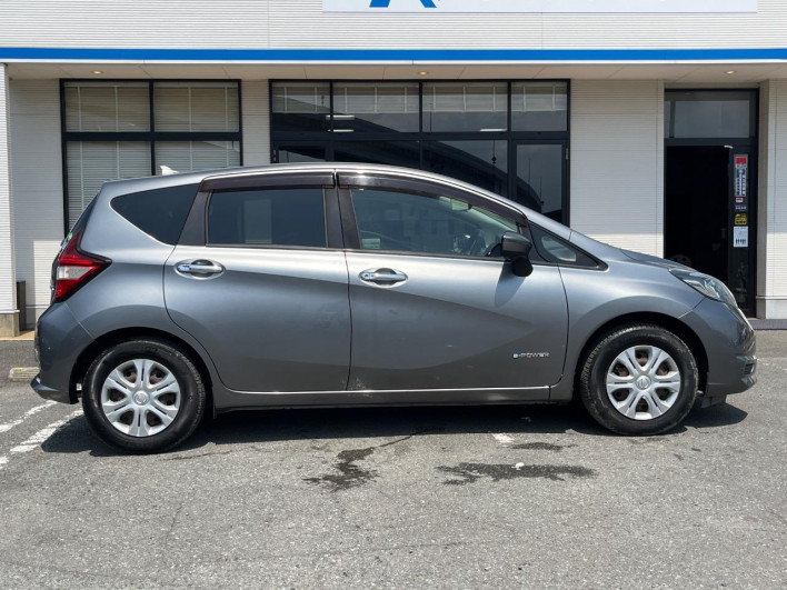 2017 Nissan Note DAA-HE12 (UW-69f066d3e7abb)[25]