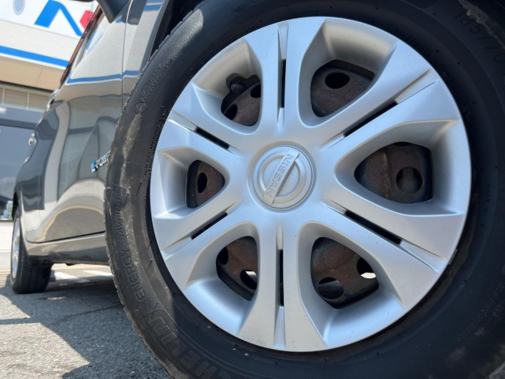 2017 Nissan Note DAA-HE12 (UW-69f066d3e7abb)[14]