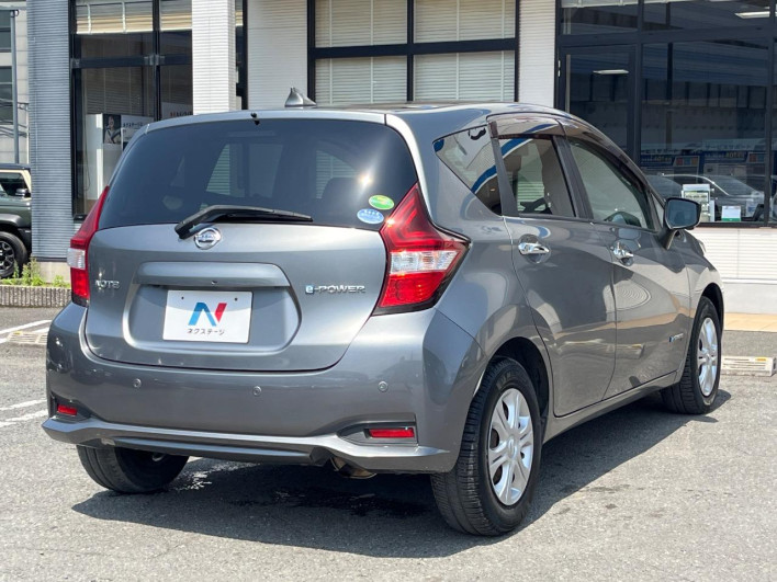 2017 Nissan Note DAA-HE12 (UW-69f066d3e7abb)[27]