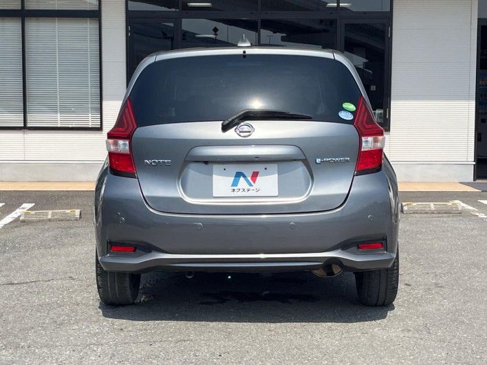 2017 Nissan Note DAA-HE12 (UW-69f066d3e7abb)[28]