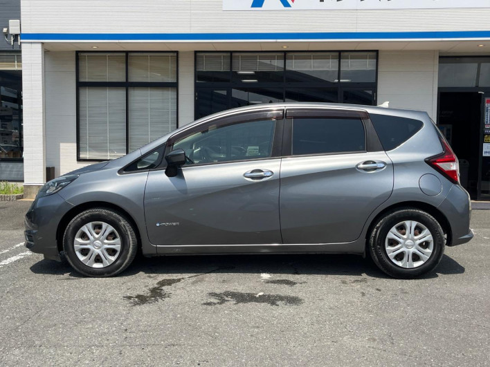 2017 Nissan Note DAA-HE12 (UW-69f066d3e7abb)[26]