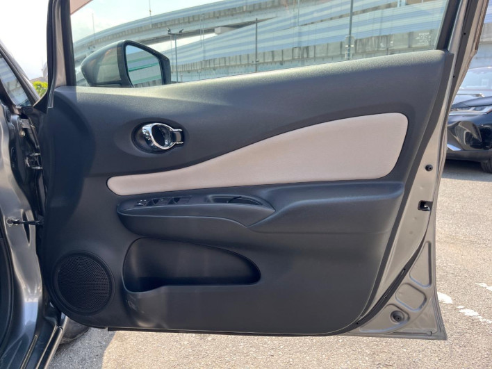 2017 Nissan Note DAA-HE12 (UW-69f066d3e7abb)[24]