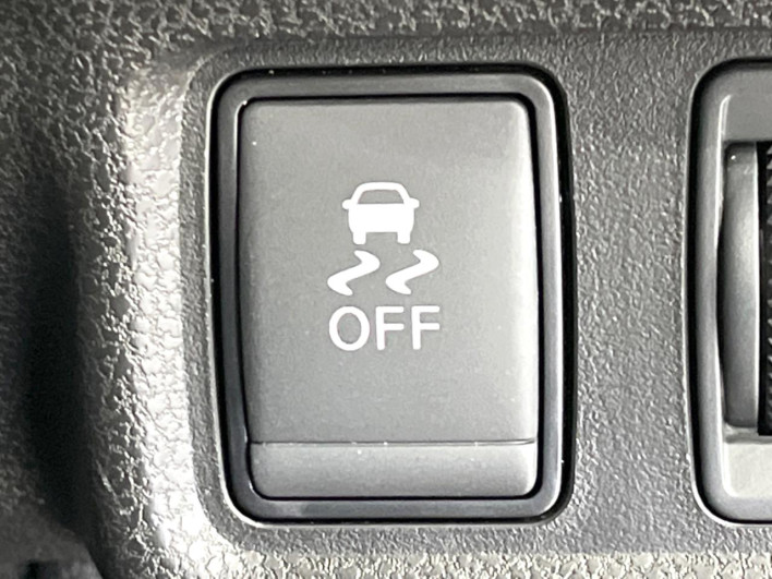 2017 Nissan Note DAA-HE12 (UW-69f066d4a4849)[27]