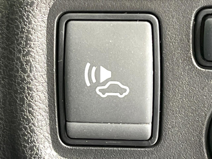 2017 Nissan Note DAA-HE12 (UW-69f066d4a4849)[24]