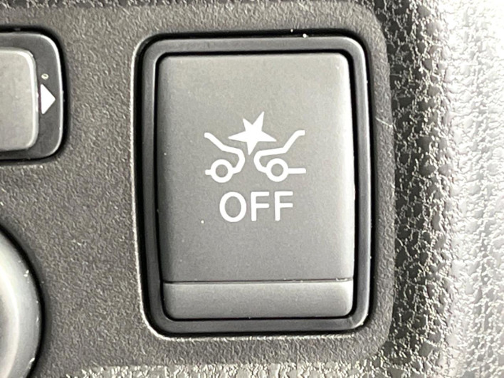 2017 Nissan Note DAA-HE12 (UW-69f066d4a4849)[26]