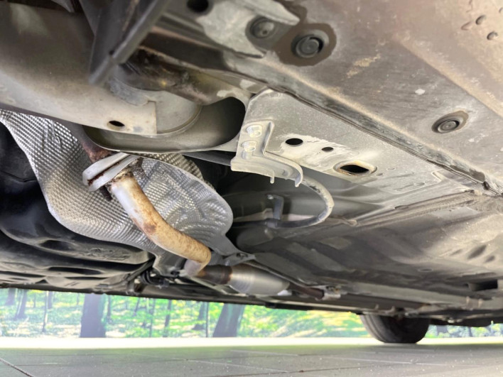 2017 Nissan Note DAA-HE12 (UW-69f066d4a4849)[14]