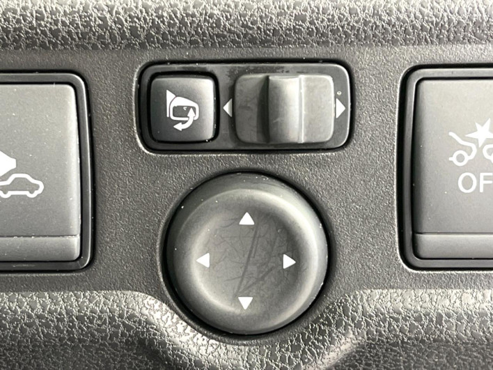 2017 Nissan Note DAA-HE12 (UW-69f066d4a4849)[25]