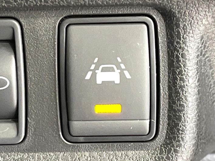 2017 Nissan Note DAA-HE12 (UW-69f066d4a4849)[29]