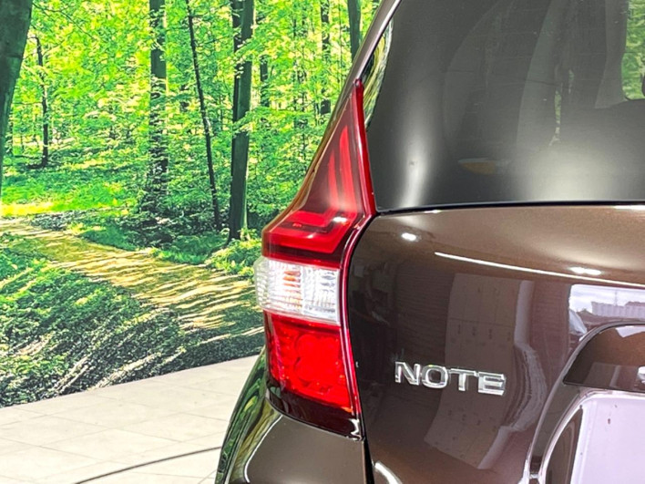2017 Nissan Note DAA-HE12 (UW-69f066d4a4849)[17]