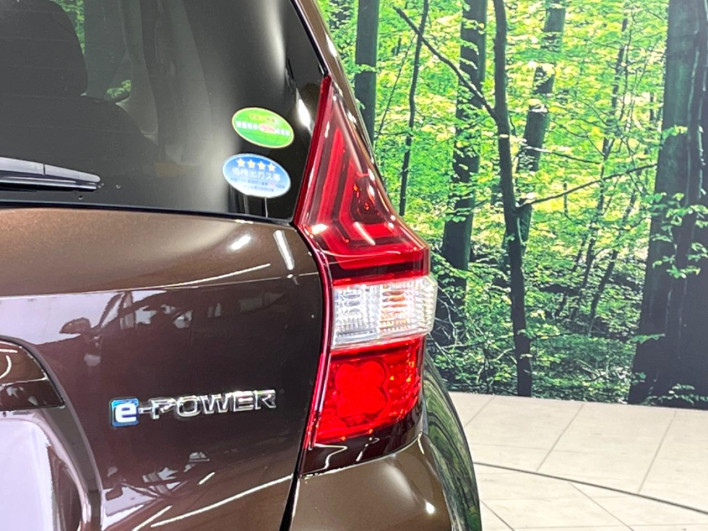 2017 Nissan Note DAA-HE12 (UW-69f066d4a4849)[16]