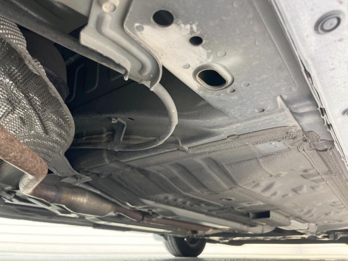 2017 Nissan Note DAA-HE12 (UW-69f066d56a679)[21]