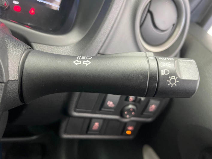 2019 Nissan Note DAA-HE12 (UW-69f066d6e4f0c)[17]