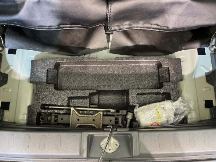 2012 Suzuki ALTO Lapin DBA-HE22S (UW-69f066d74815d)[28]