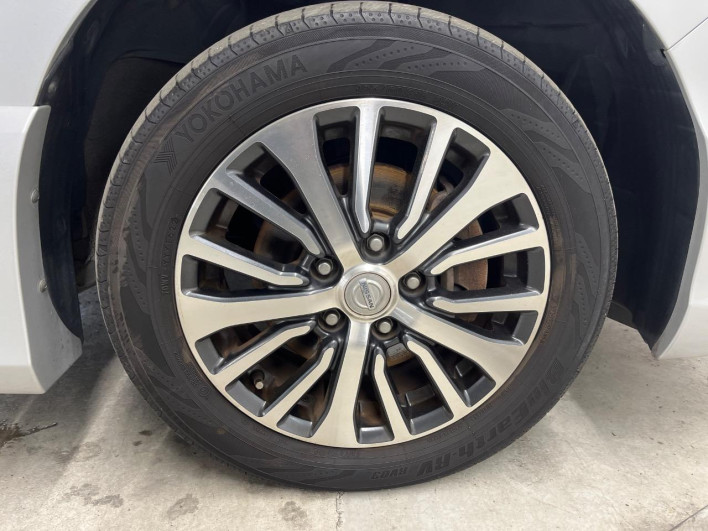 2015 Nissan Serena DAA-HFC26 (UW-69f066d99b4f8)[16]