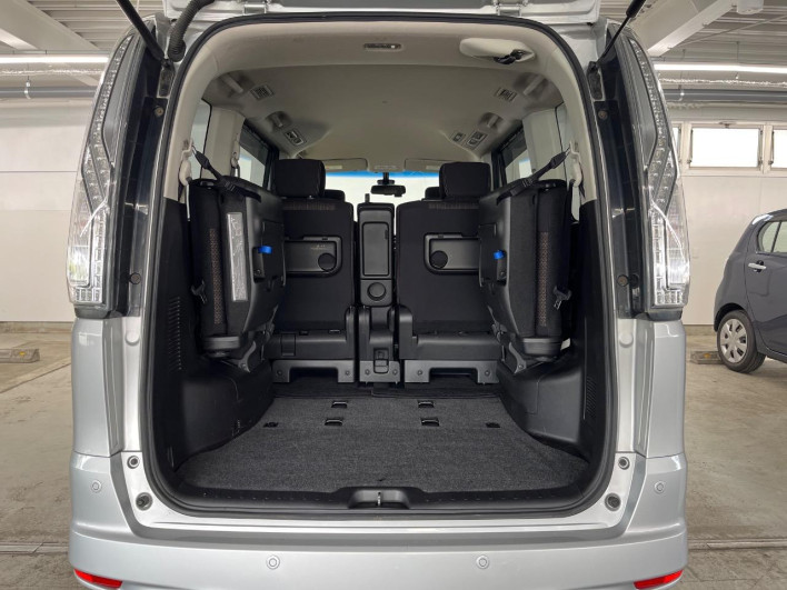 2015 Nissan Serena DAA-HFC26 (UW-69f066d99b4f8)[11]