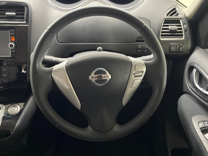 2015 Nissan Serena DAA-HFC26 (UW-69f066d99b4f8)[18]