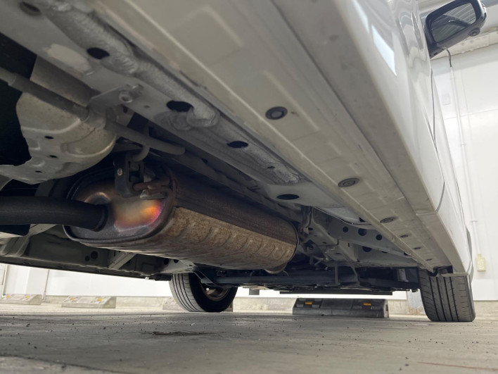 2015 Nissan Serena DAA-HFC26 (UW-69f066d99b4f8)[13]