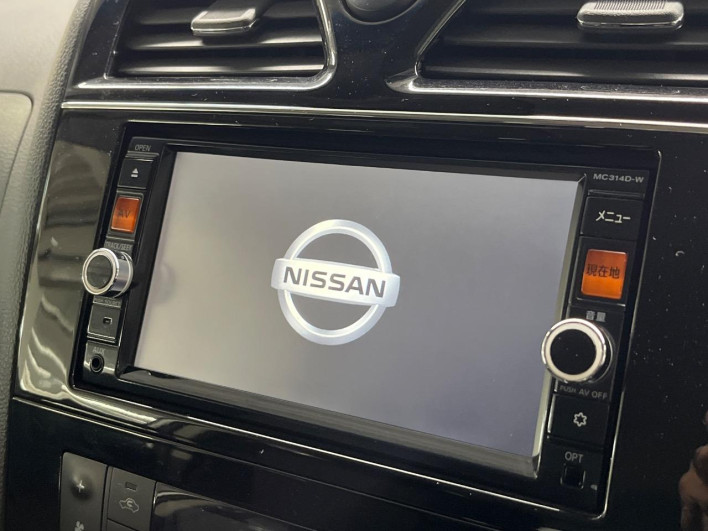 2015 Nissan Serena DAA-HFC26 (UW-69f066d99b4f8)[28]