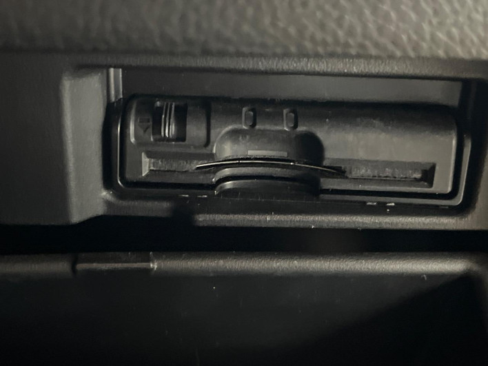 2015 Nissan Serena DAA-HFC26 (UW-69f066d99b4f8)[22]