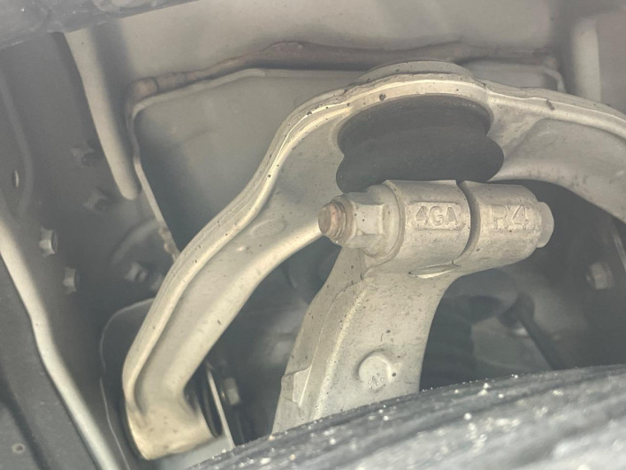 2014 Nissan Skyline DAA-HV37 (UW-69f066df3f49d)[23]