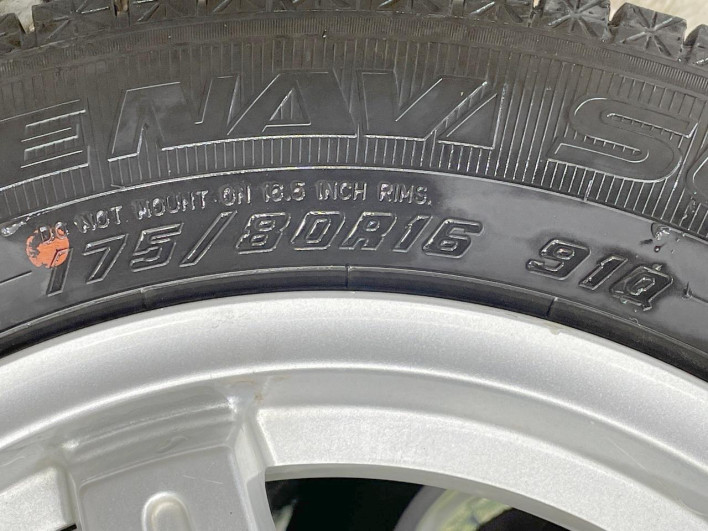 2011 Suzuki Jimny ABA-JB23W (UW-69f066df72c4c)[17]