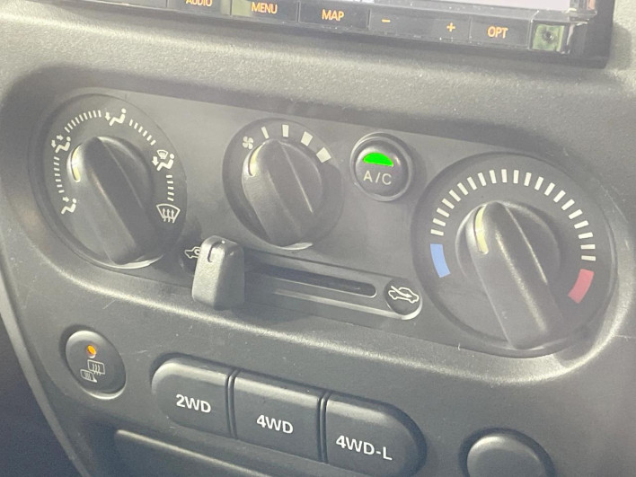 2011 Suzuki Jimny ABA-JB23W (UW-69f066df72c4c)[26]