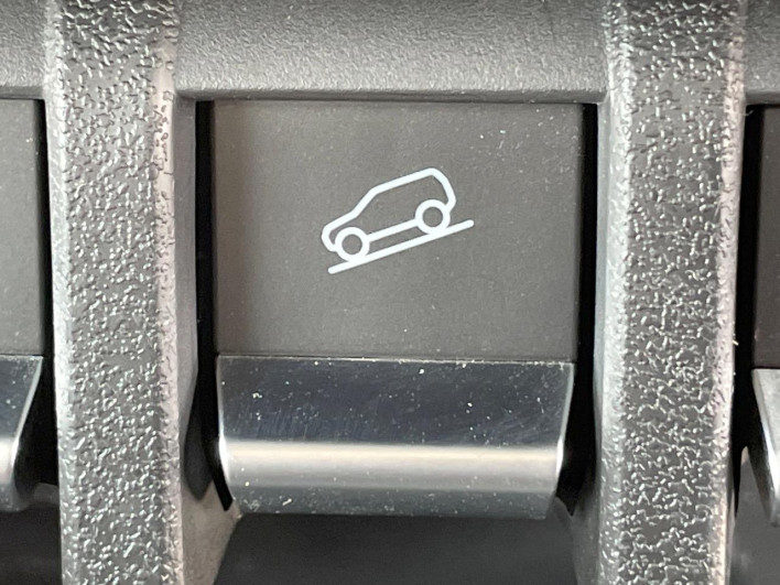 2018 Suzuki Jimny 3BA-JB64W (UW-69f066df7ea36)[26]