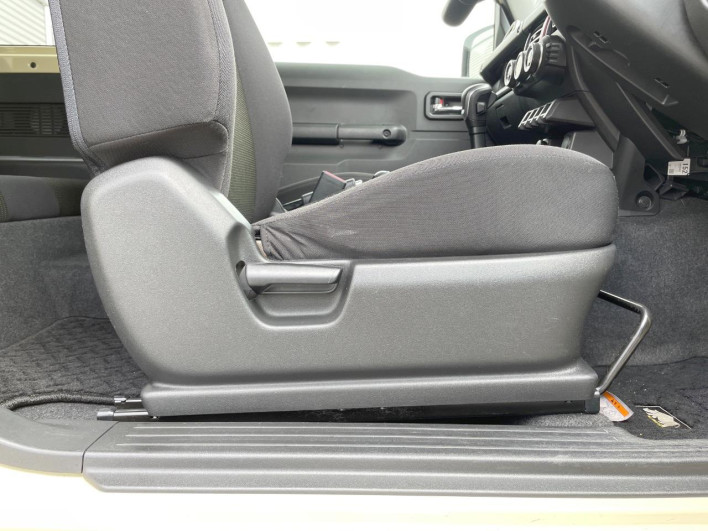 2018 Suzuki Jimny 3BA-JB64W (UW-69f066df7ea36)[6]