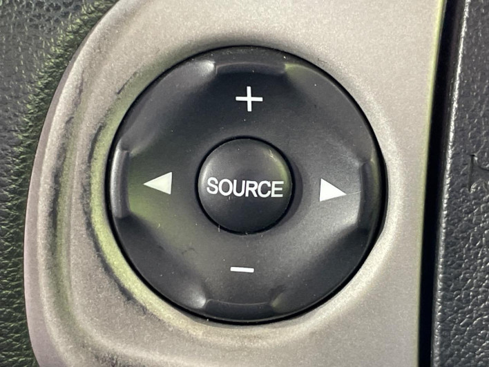 2013 Honda N-BOX CUSTOM DBA-JF1 (UW-69f066e698e02)[18]