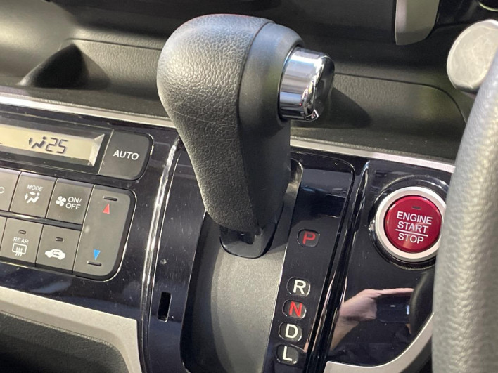 2013 Honda N-BOX CUSTOM DBA-JF1 (UW-69f066e698e02)[19]