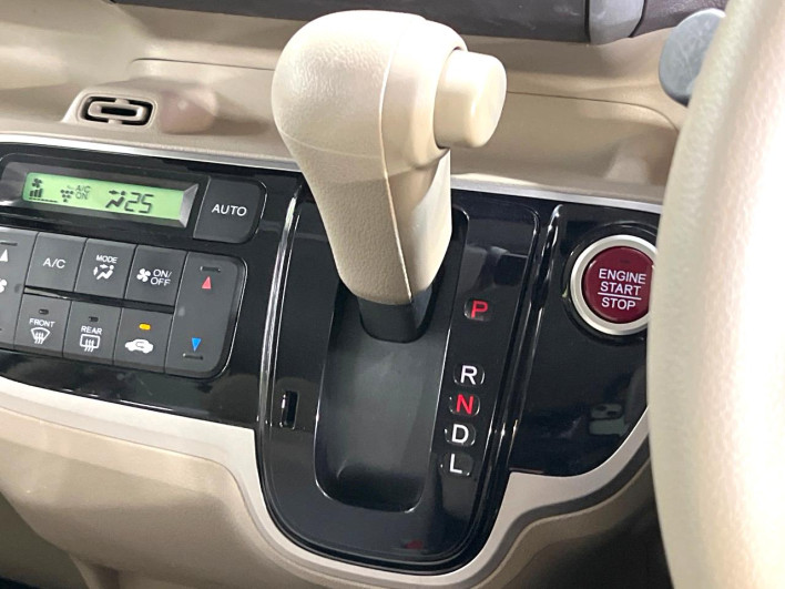 2014 Honda N-BOX DBA-JF1 (UW-69f066e7cf4a4)[29]