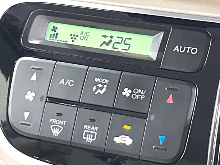 2014 Honda N-BOX DBA-JF1 (UW-69f066e7cf4a4)[28]