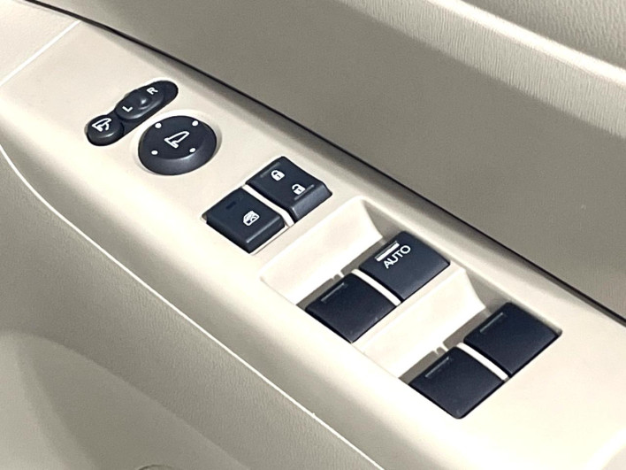 2014 Honda N-BOX DBA-JF1 (UW-69f066e7cf4a4)[21]