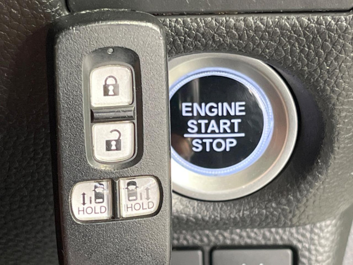 2018 Honda N-BOX CUSTOM DBA-JF3 (UW-69f066ec2a110)[4]