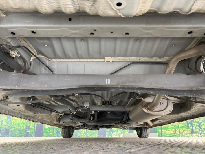 2018 Honda N-BOX CUSTOM DBA-JF3 (UW-69f066ec2a110)[8]