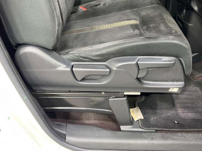 2018 Honda N-BOX CUSTOM DBA-JF3 (UW-69f066ec2a110)[23]